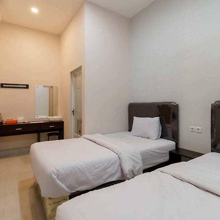 Reddoorz At Seindo Hotel Medan Sunggal Экстерьер фото