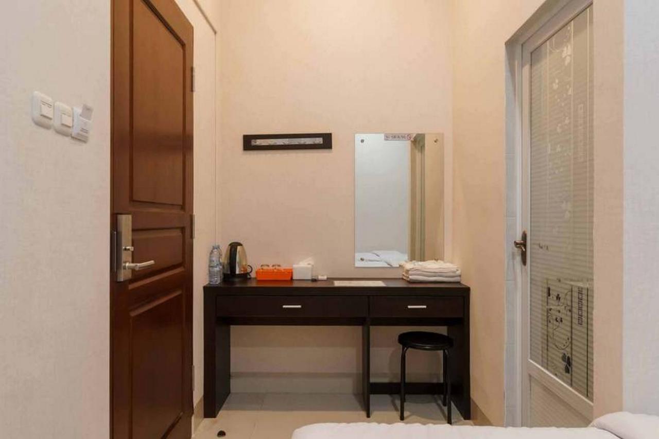 Reddoorz At Seindo Hotel Medan Sunggal Экстерьер фото